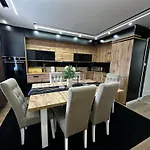 Villa By Expert Delux *