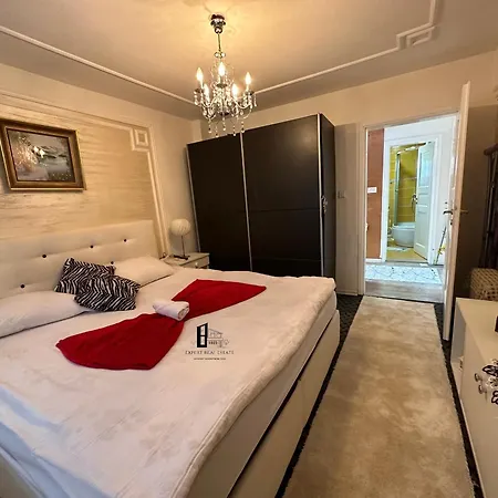 Villa By Expert Delux *