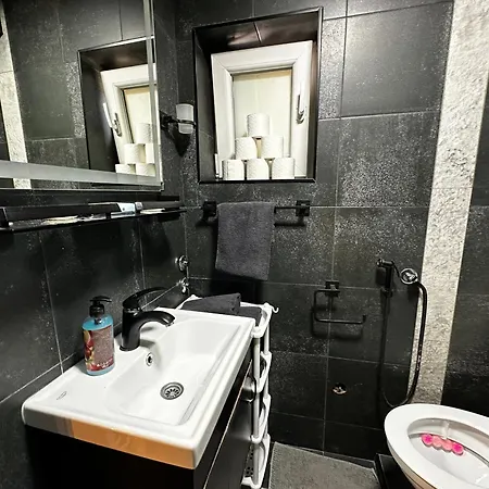 By Expert Delux Vila