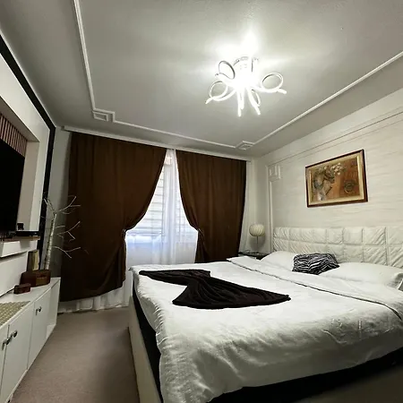 Vila By Expert Delux